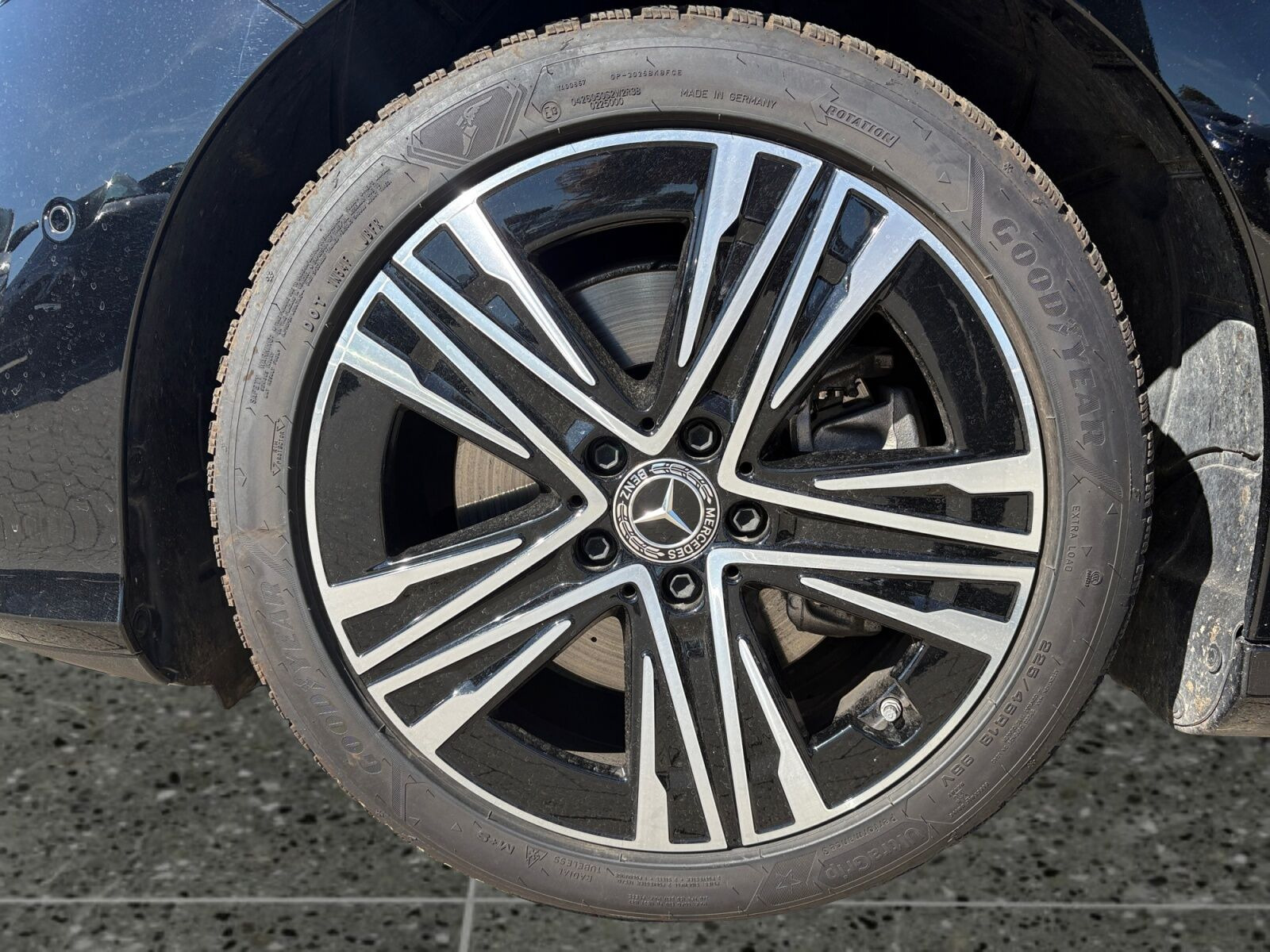 Sort Mercedes CLA250+ fra 2025