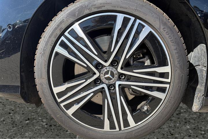 Sort Mercedes CLA250+ fra 2025