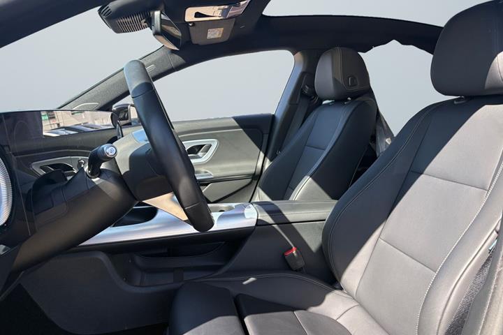 Sort Mercedes CLA250+ fra 2025