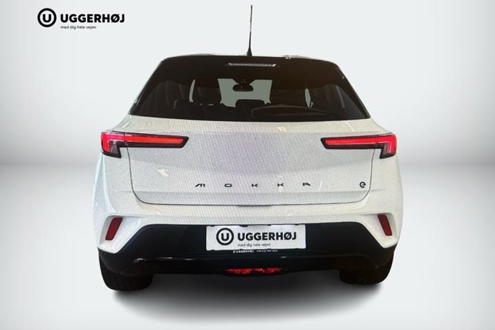 Hvid Opel Mokka-e fra 2023