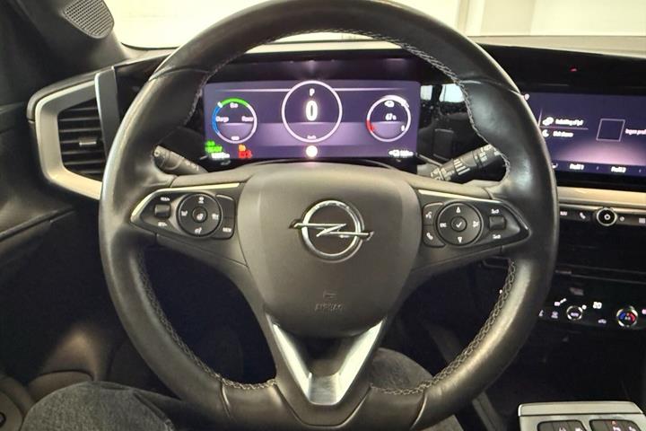 Hvid Opel Mokka-e fra 2023
