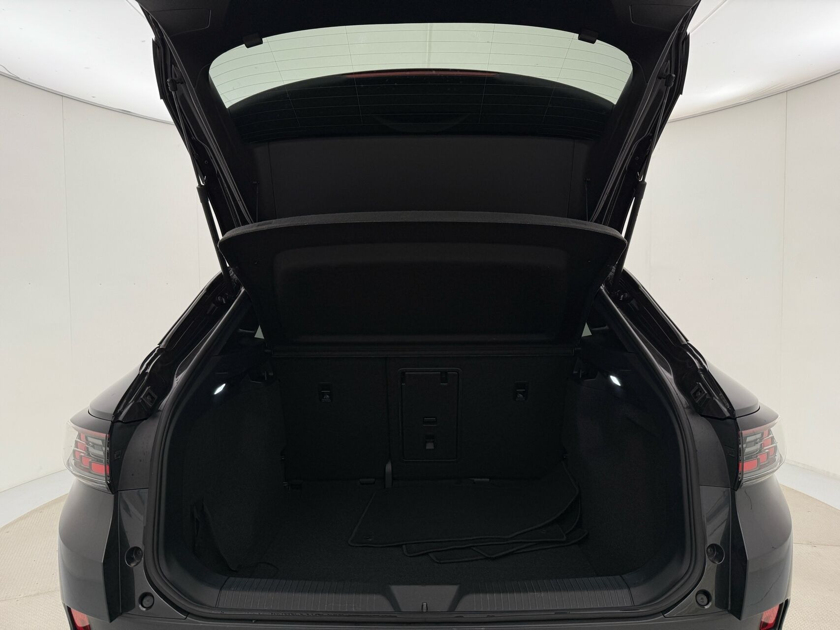 Grå VW ID.4 fra 2021