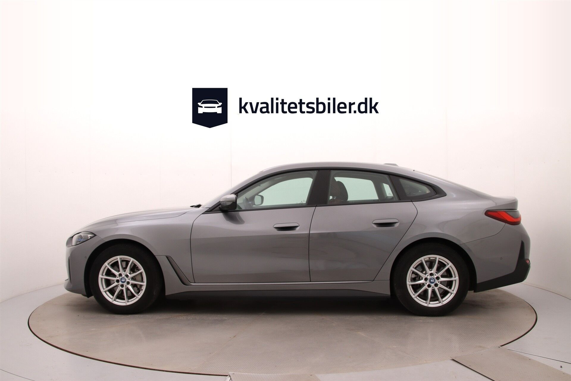 Grå BMW i4 fra 2022
