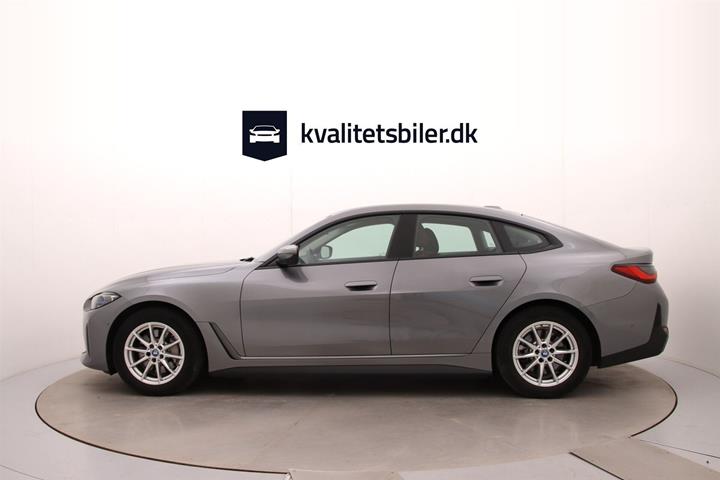 Grå BMW i4 fra 2022