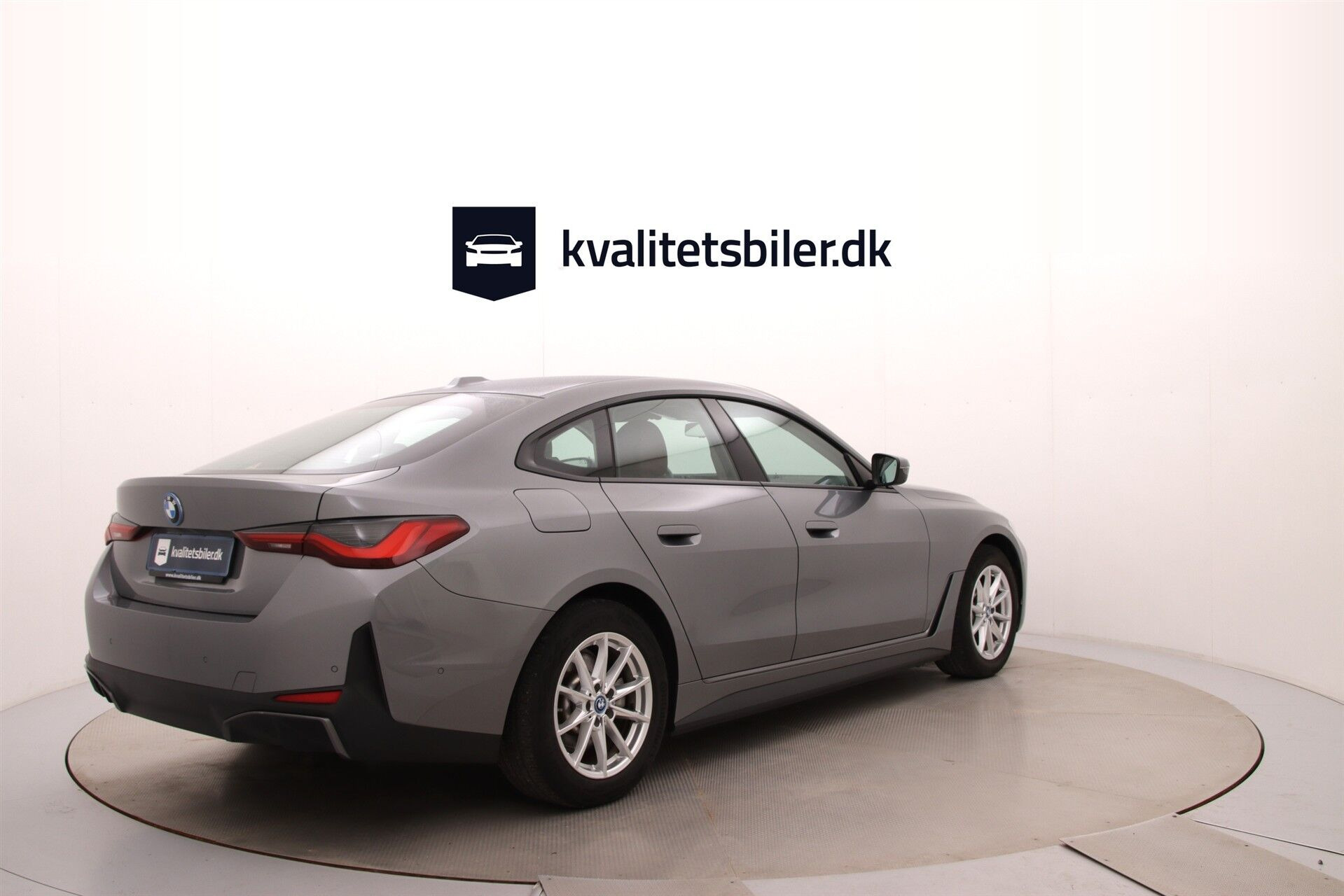 Grå BMW i4 fra 2022