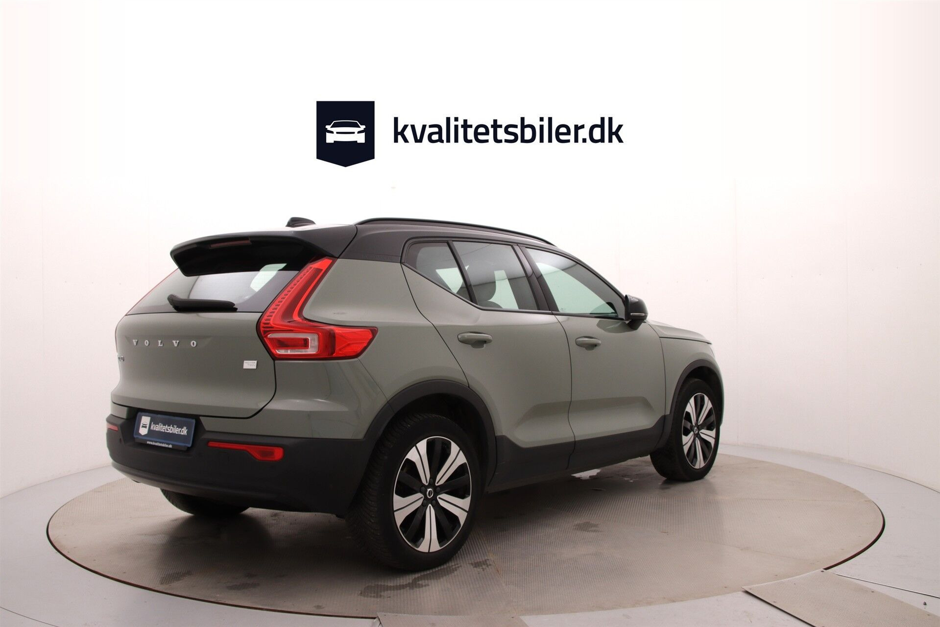Grøn Volvo XC40 fra 2023