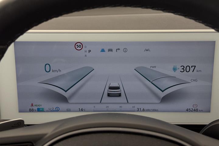 Blå Hyundai Ioniq 5 fra 2023