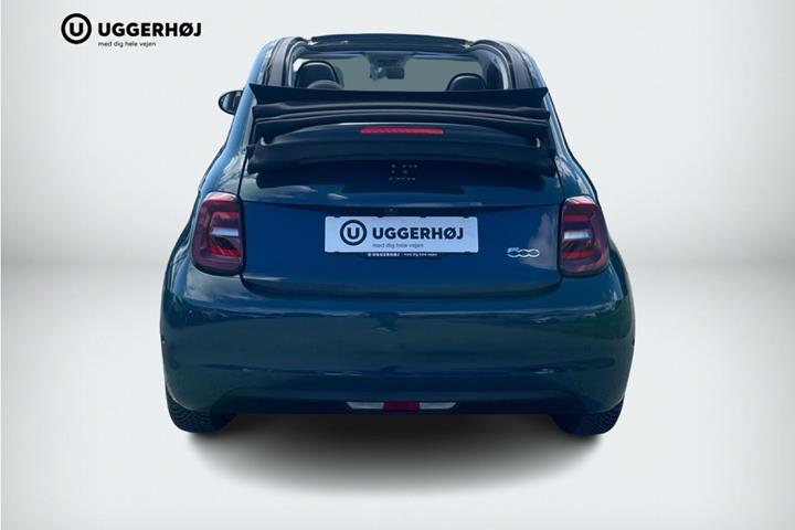 Grøn Fiat 500e fra 2023