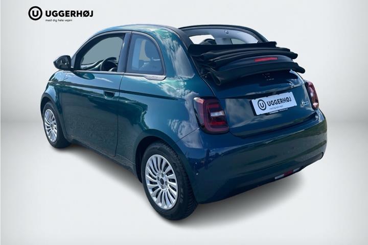 Grøn Fiat 500e fra 2023