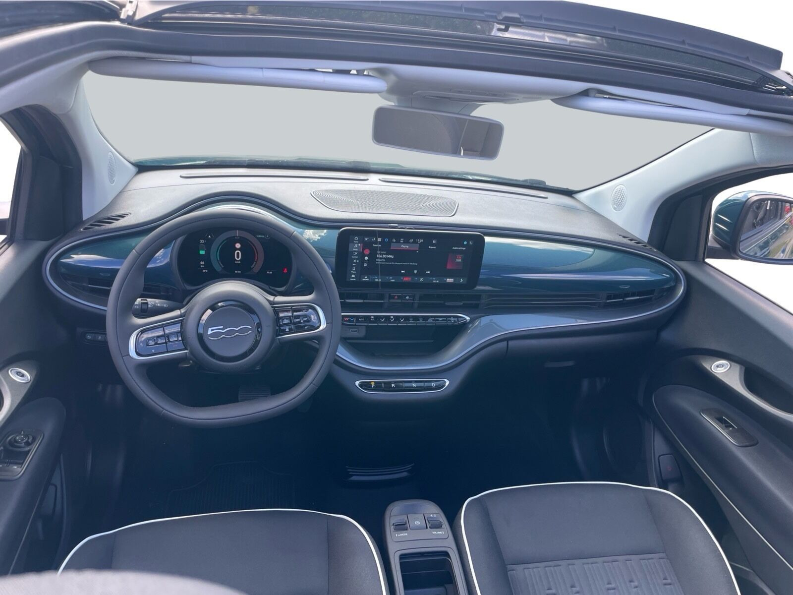 Grøn Fiat 500e fra 2023