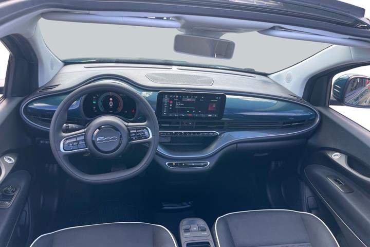 Grøn Fiat 500e fra 2023