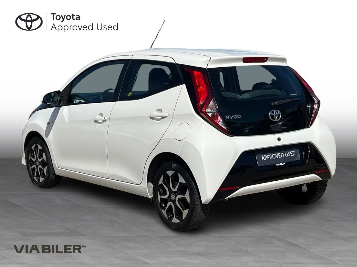 Hvid Toyota Aygo fra 2019