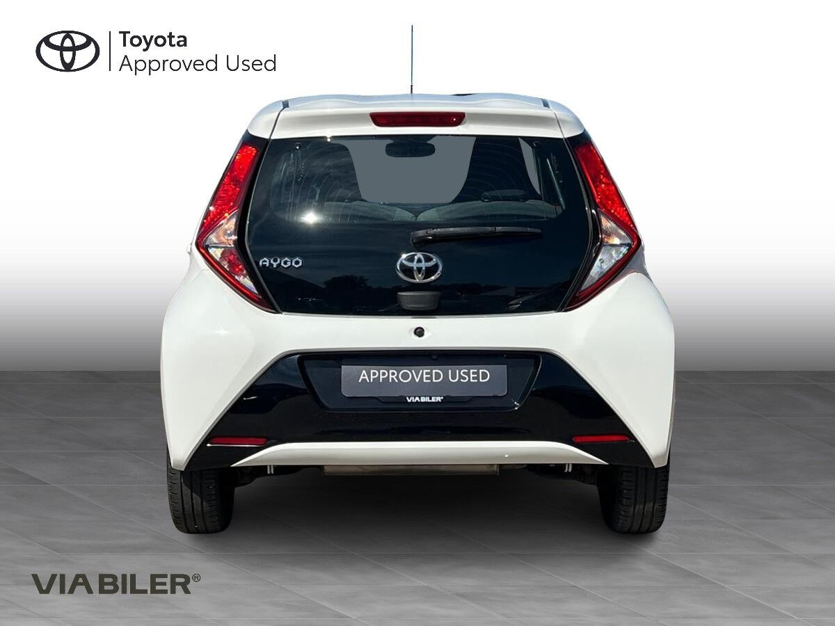 Hvid Toyota Aygo fra 2019