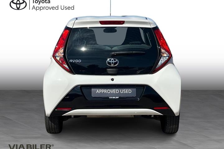 Hvid Toyota Aygo fra 2019