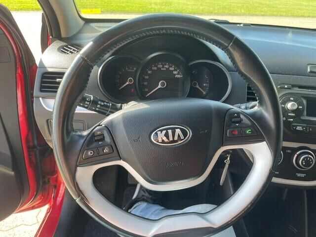 Rød Kia Picanto fra 2014
