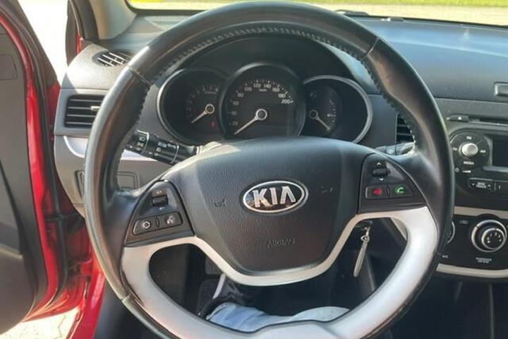 Rød Kia Picanto fra 2014