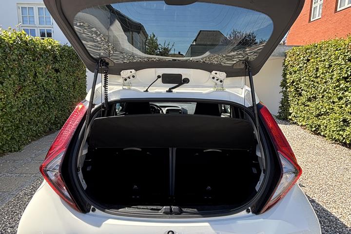 Hvid Toyota Aygo fra 2021