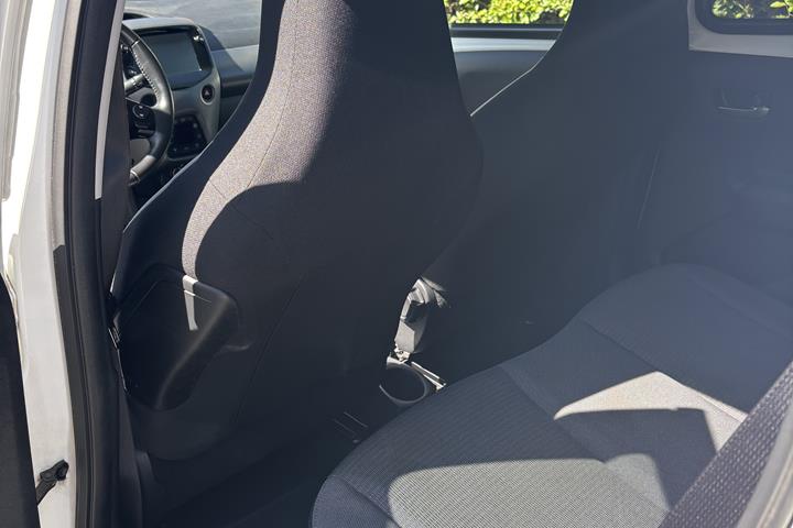 Hvid Toyota Aygo fra 2021