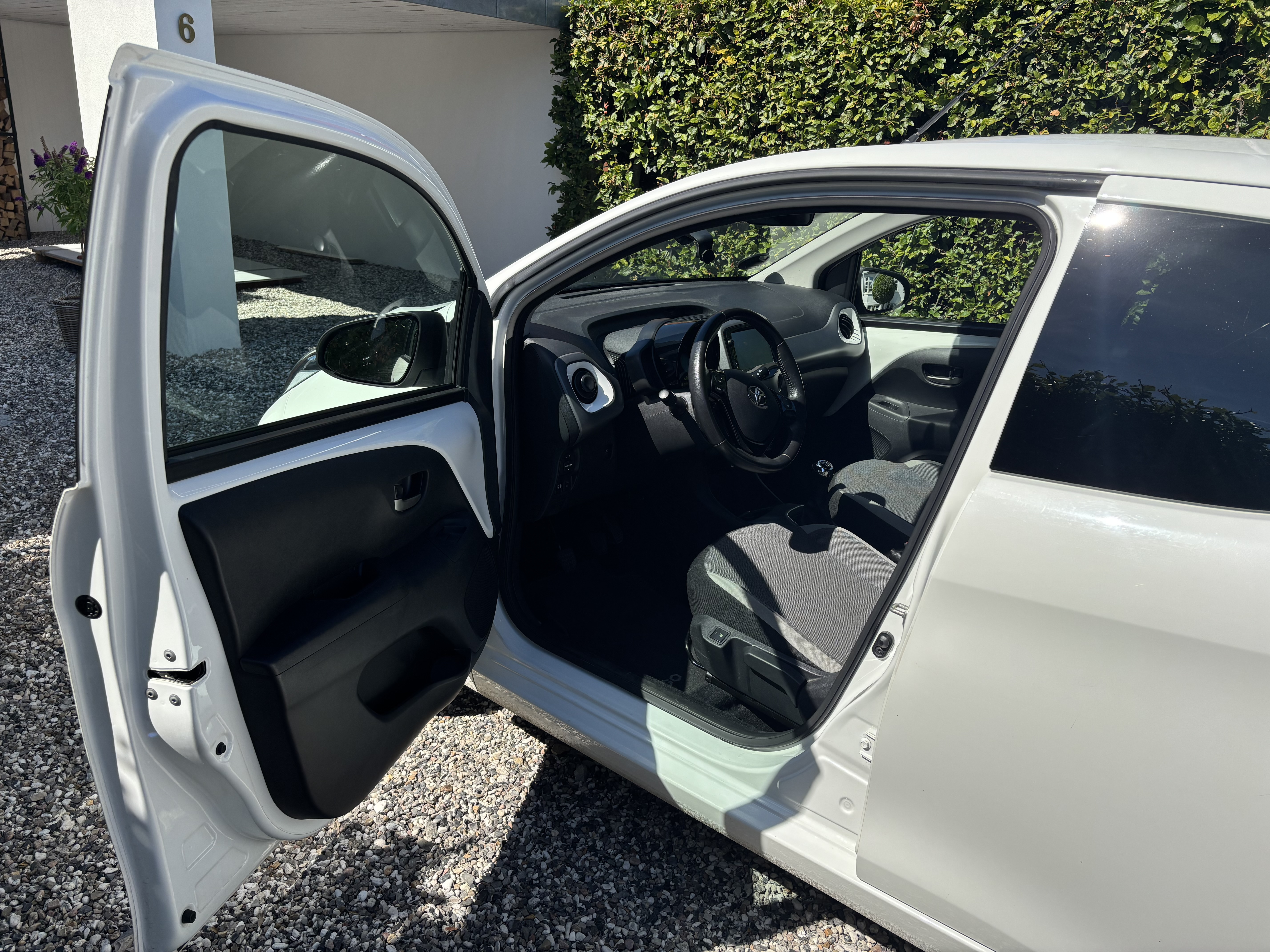 Hvid Toyota Aygo fra 2021