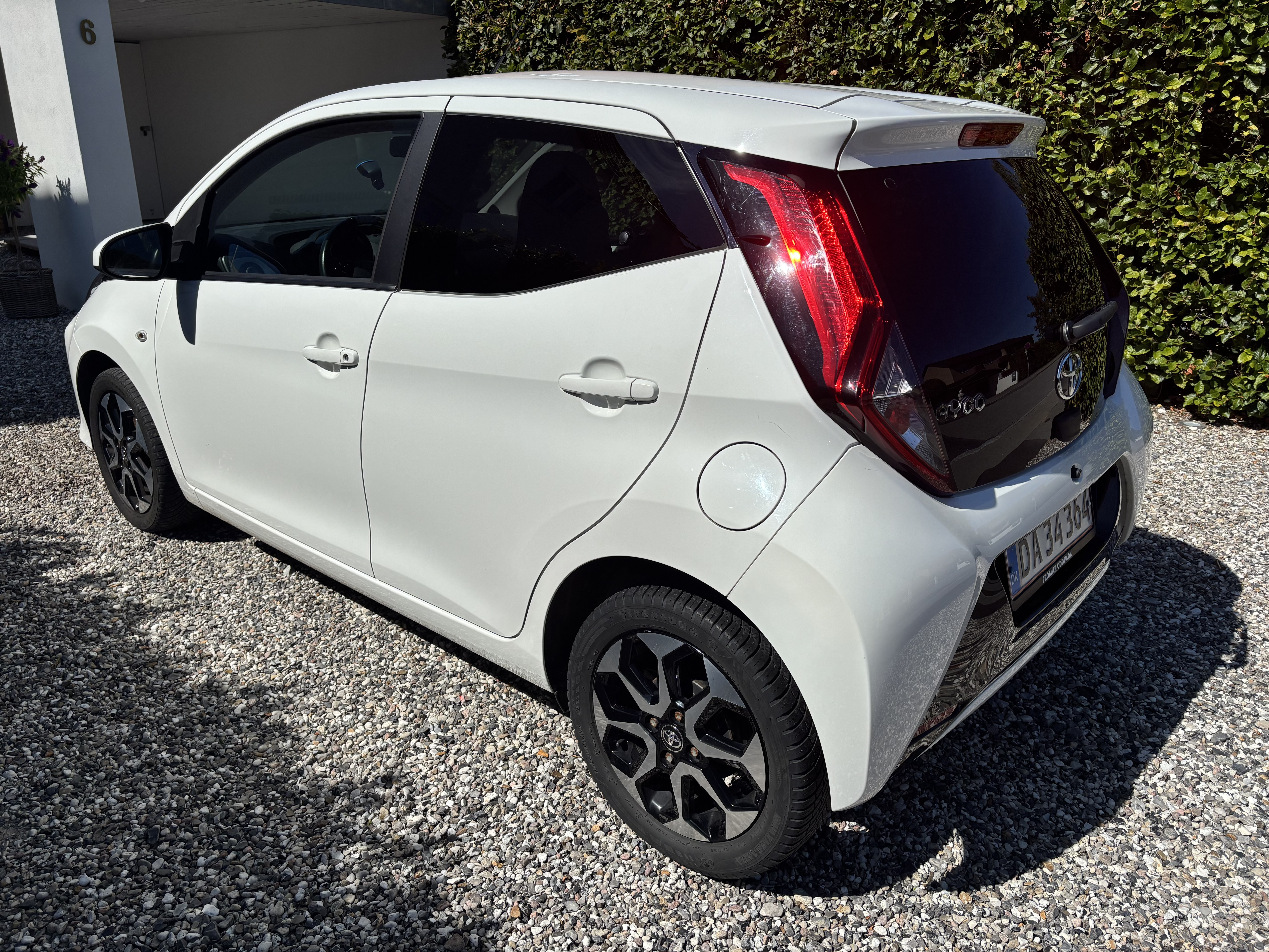 Hvid Toyota Aygo fra 2021