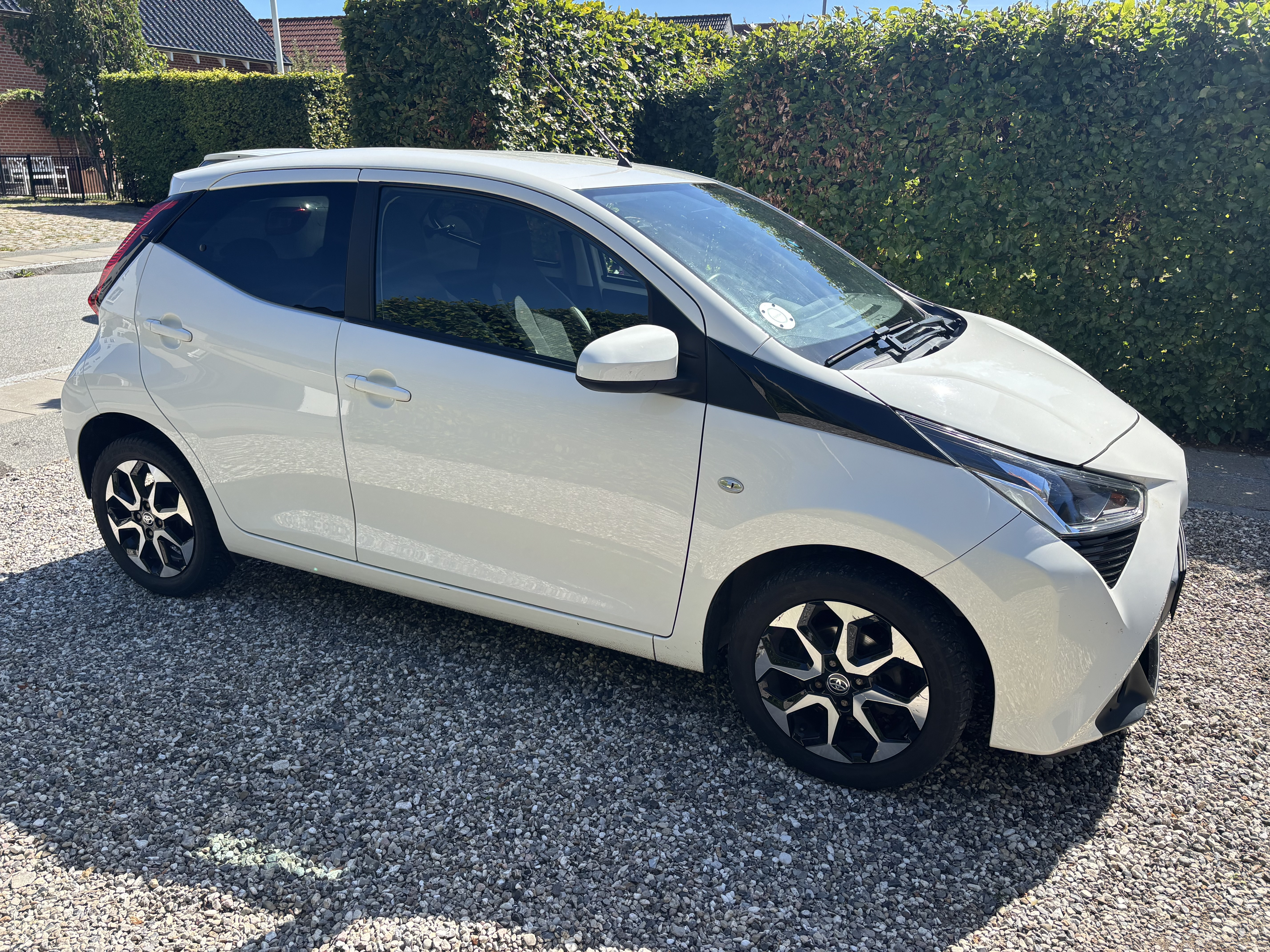 Hvid Toyota Aygo fra 2021