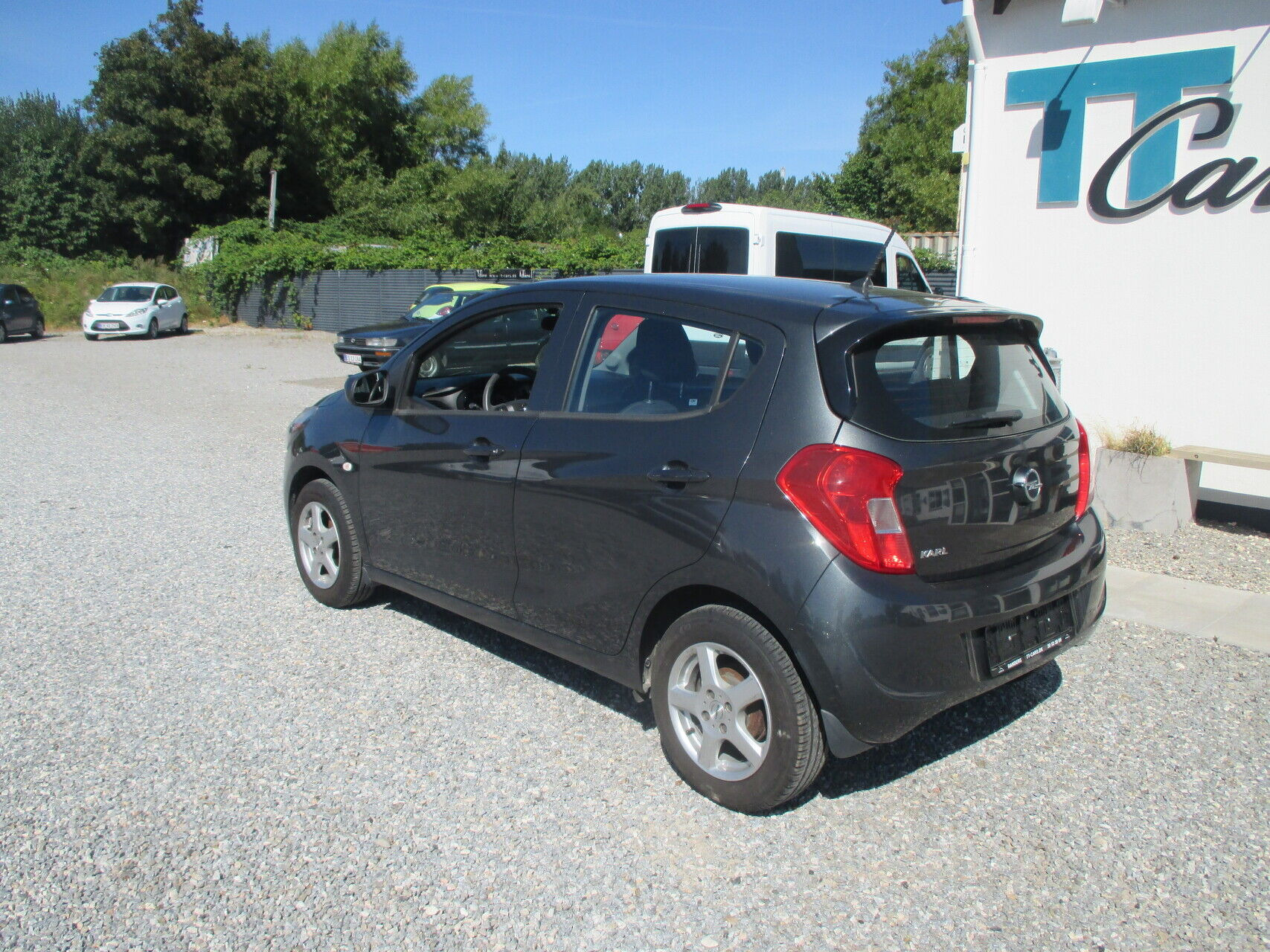 Grå Opel Karl fra 2017