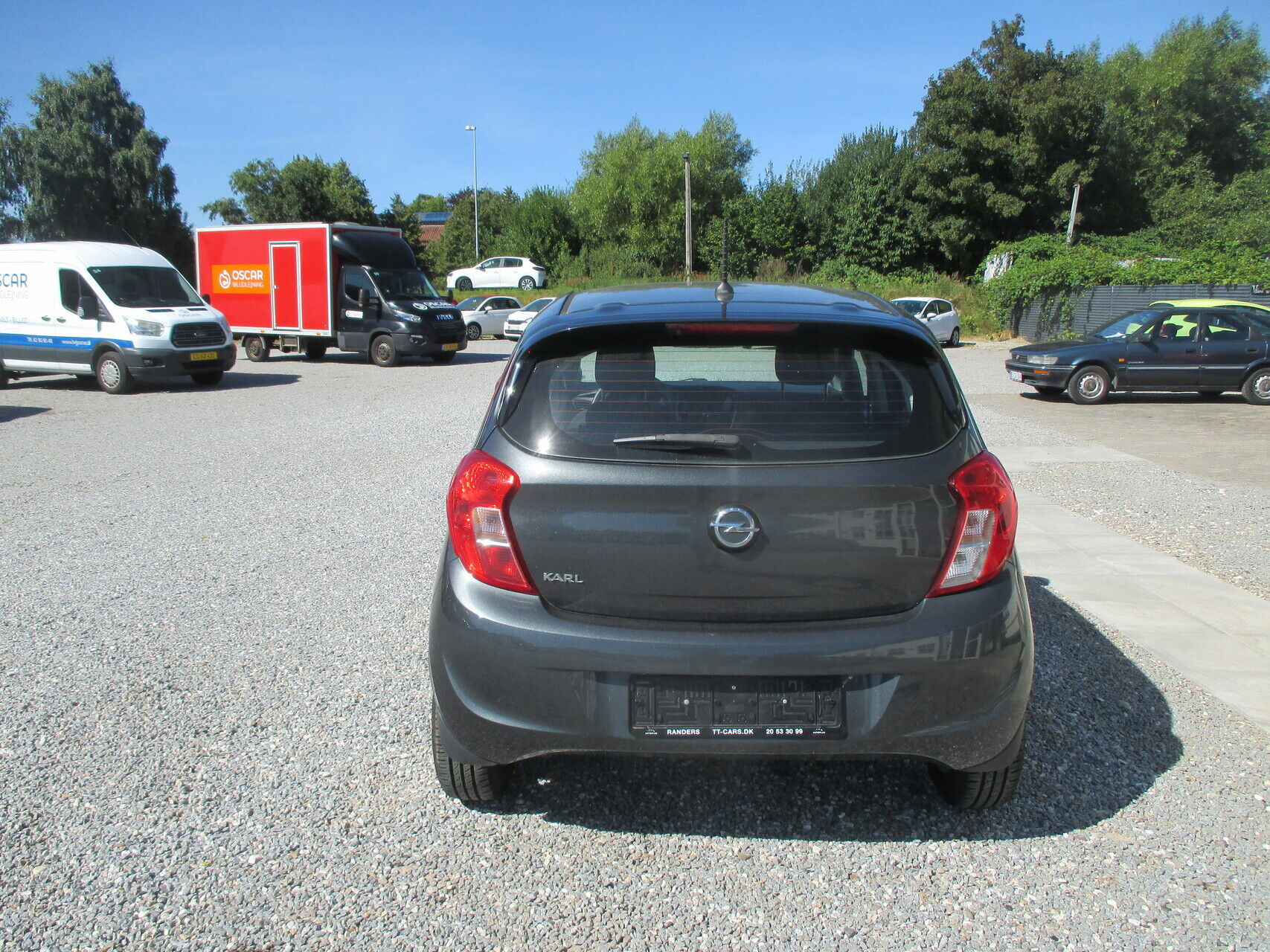 Grå Opel Karl fra 2017