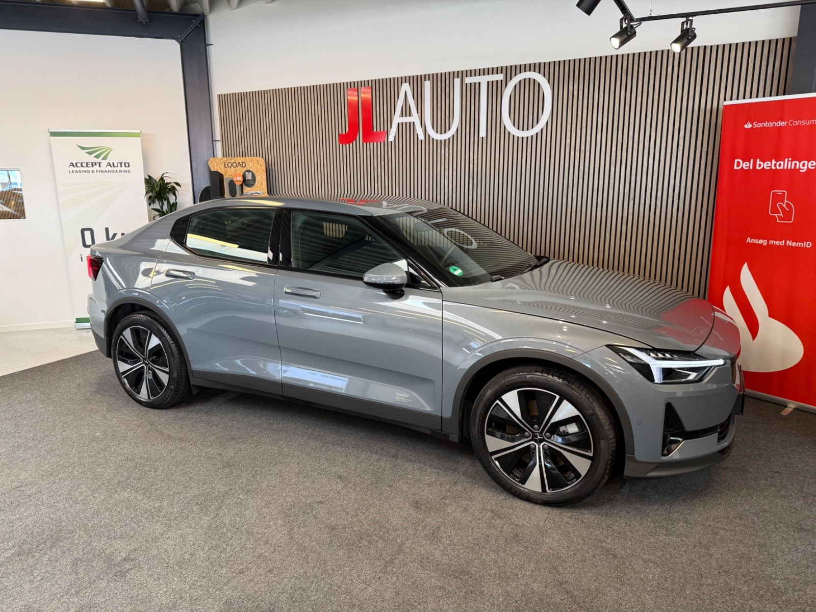 Blå Polestar 2 fra 2023