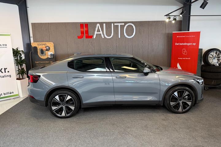 Blå Polestar 2 fra 2023