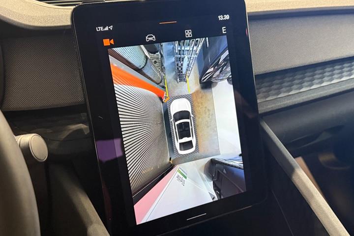Blå Polestar 2 fra 2023