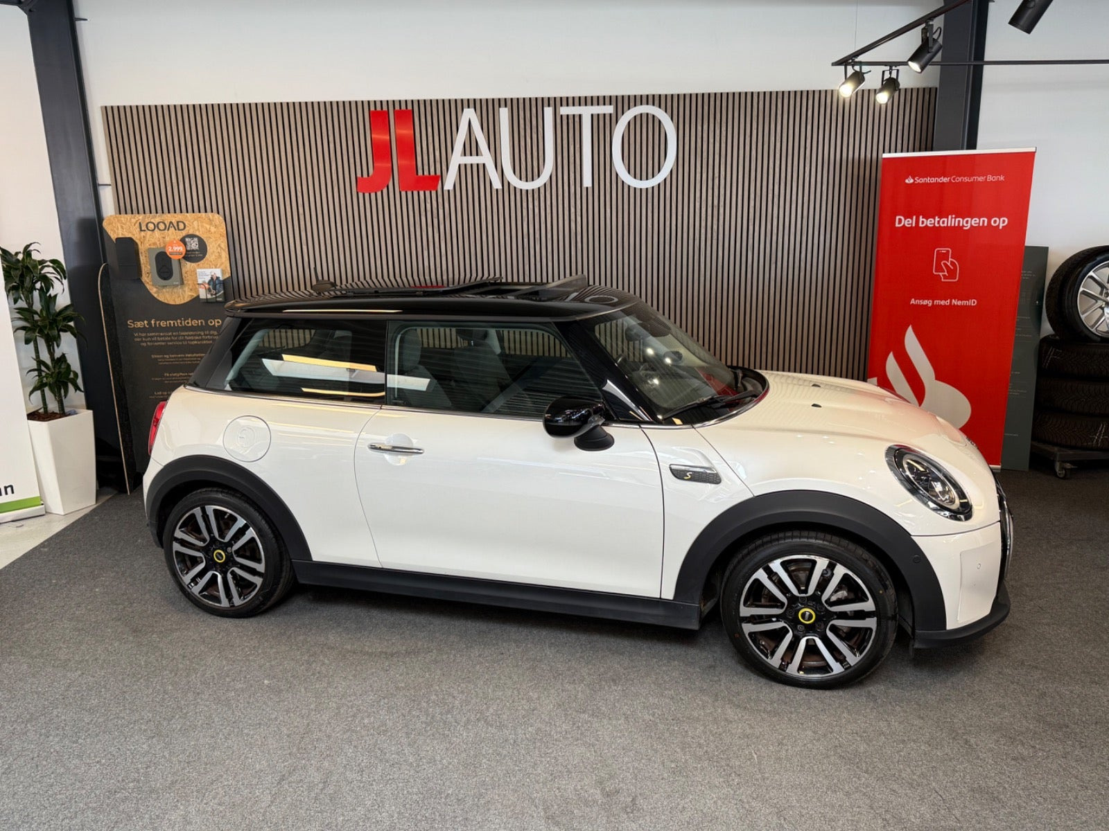 Mini Cooper SE Classic Trim
