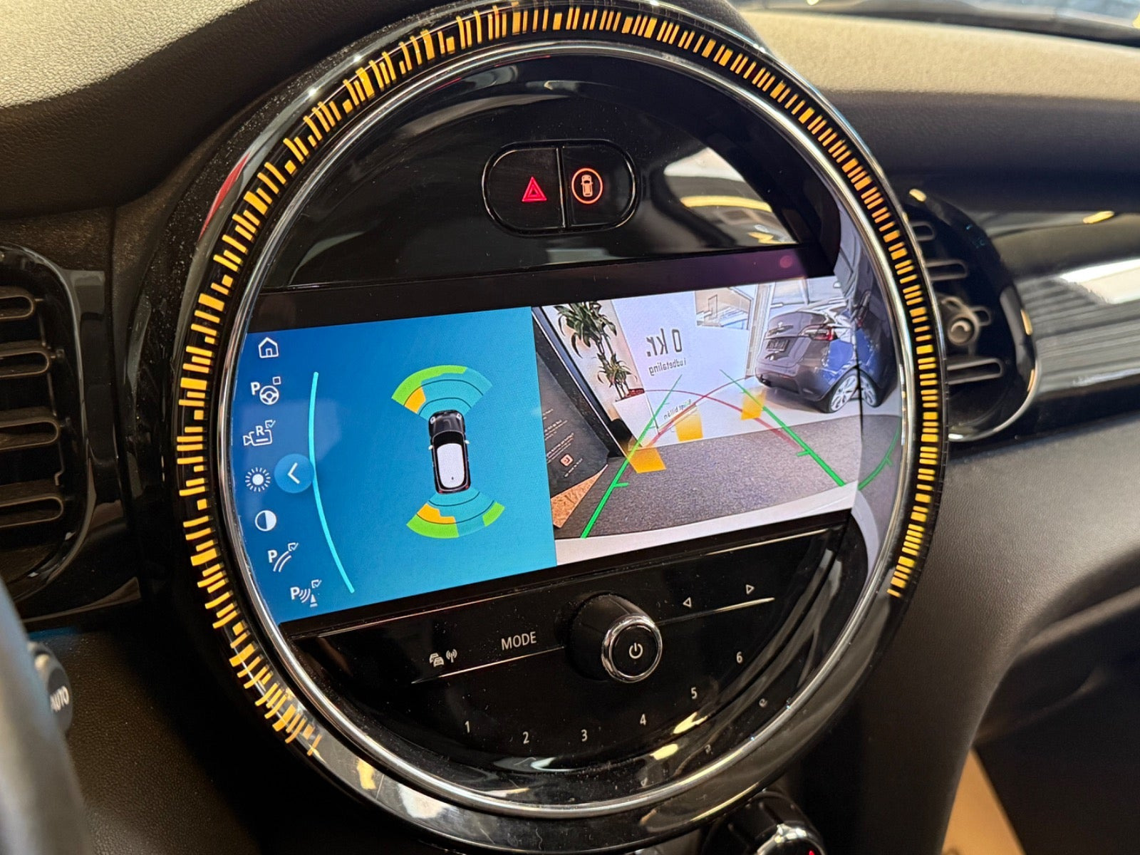 Hvid Mini Cooper SE fra 2023