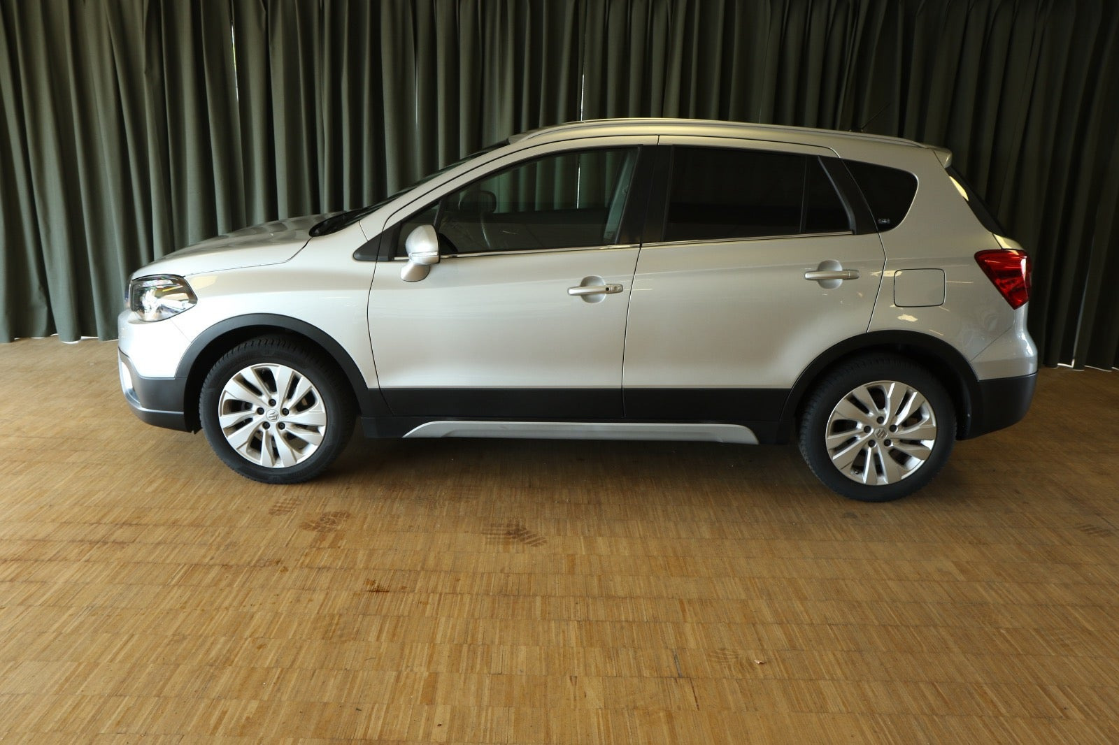Grøn Suzuki S-Cross fra 2016