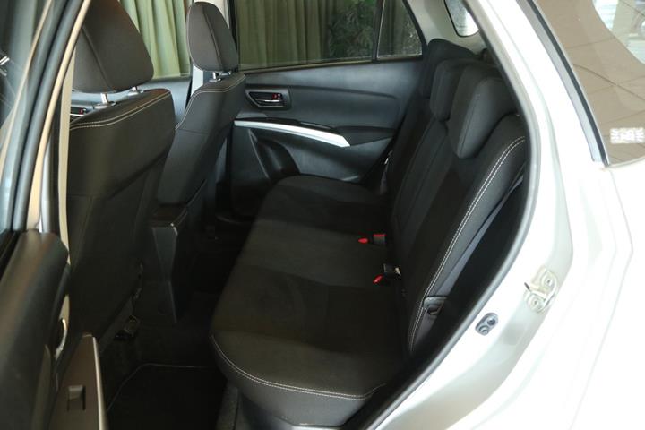 Grøn Suzuki S-Cross fra 2016