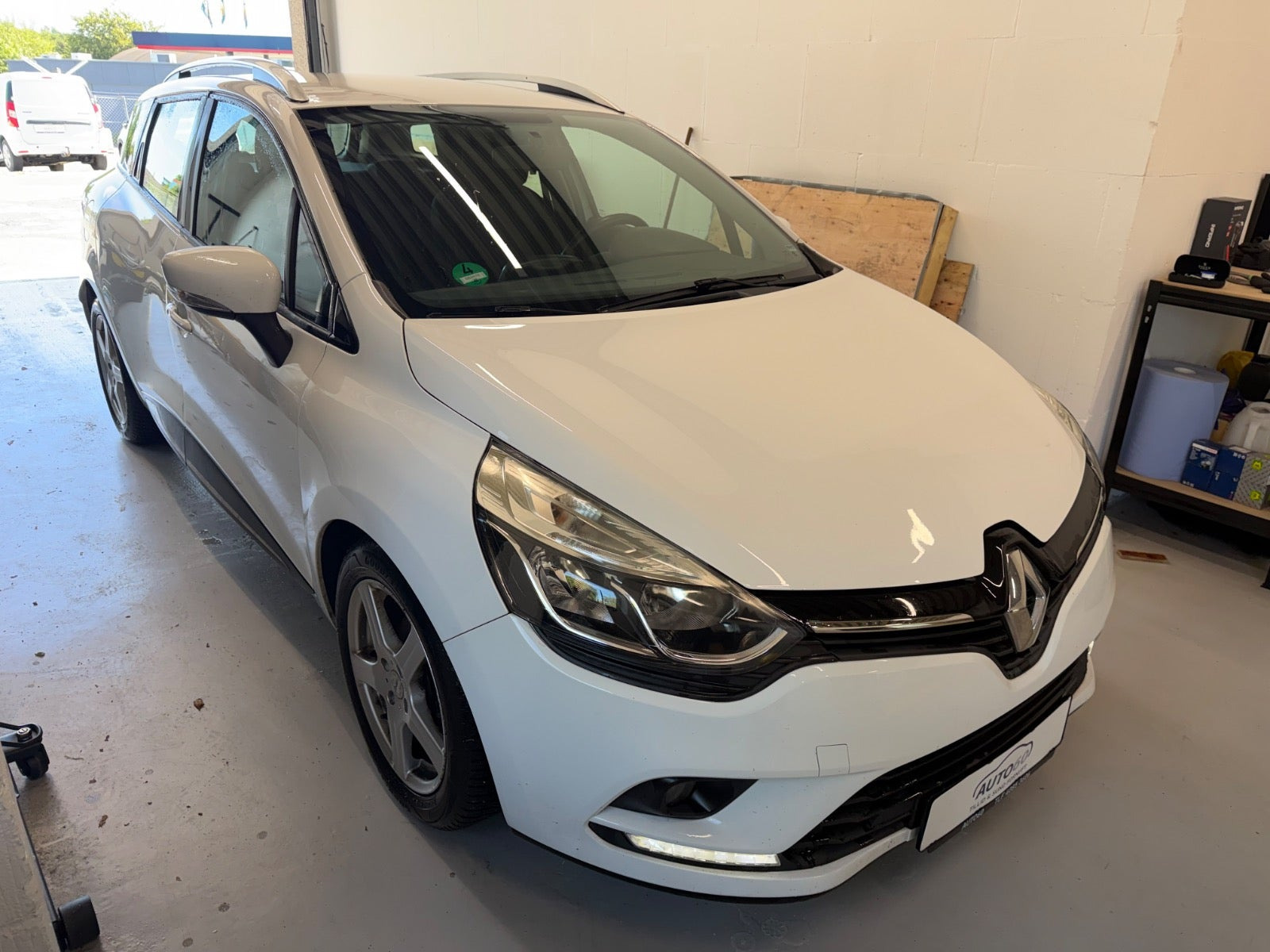 Hvid Renault Clio IV fra 2018