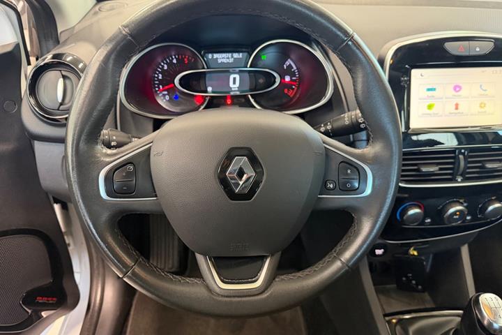 Hvid Renault Clio IV fra 2018