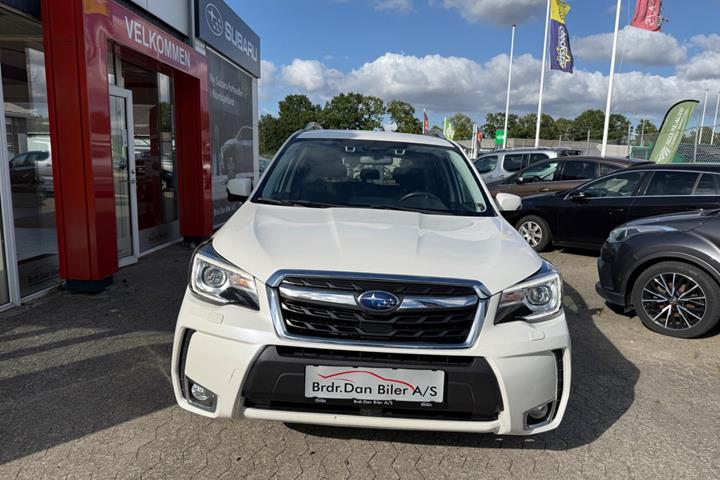 Hvid Subaru Forester fra 2019