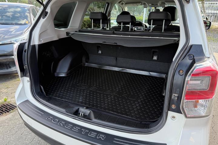Hvid Subaru Forester fra 2019