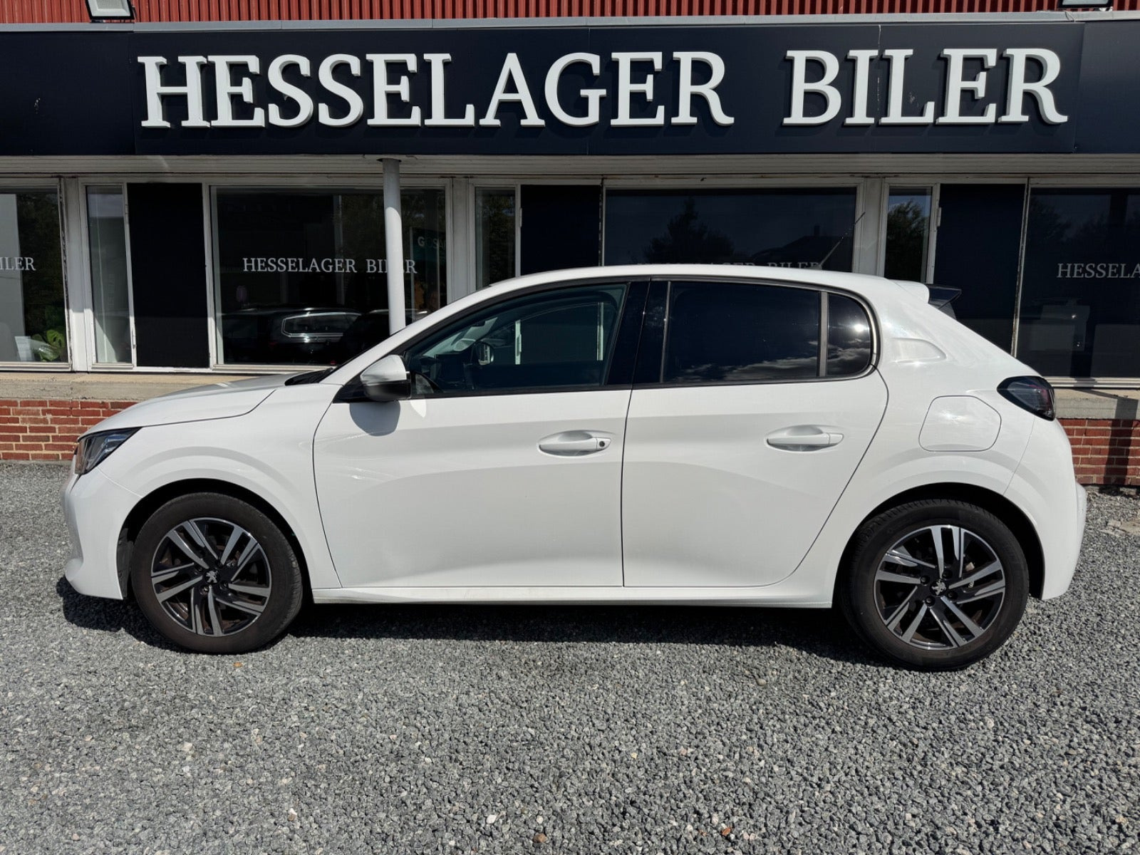 Hvid Peugeot 208 fra 2020