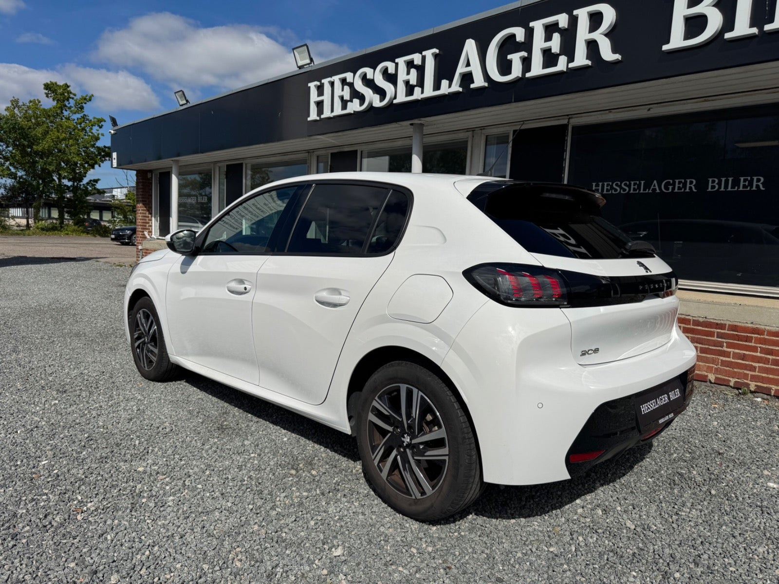 Hvid Peugeot 208 fra 2020