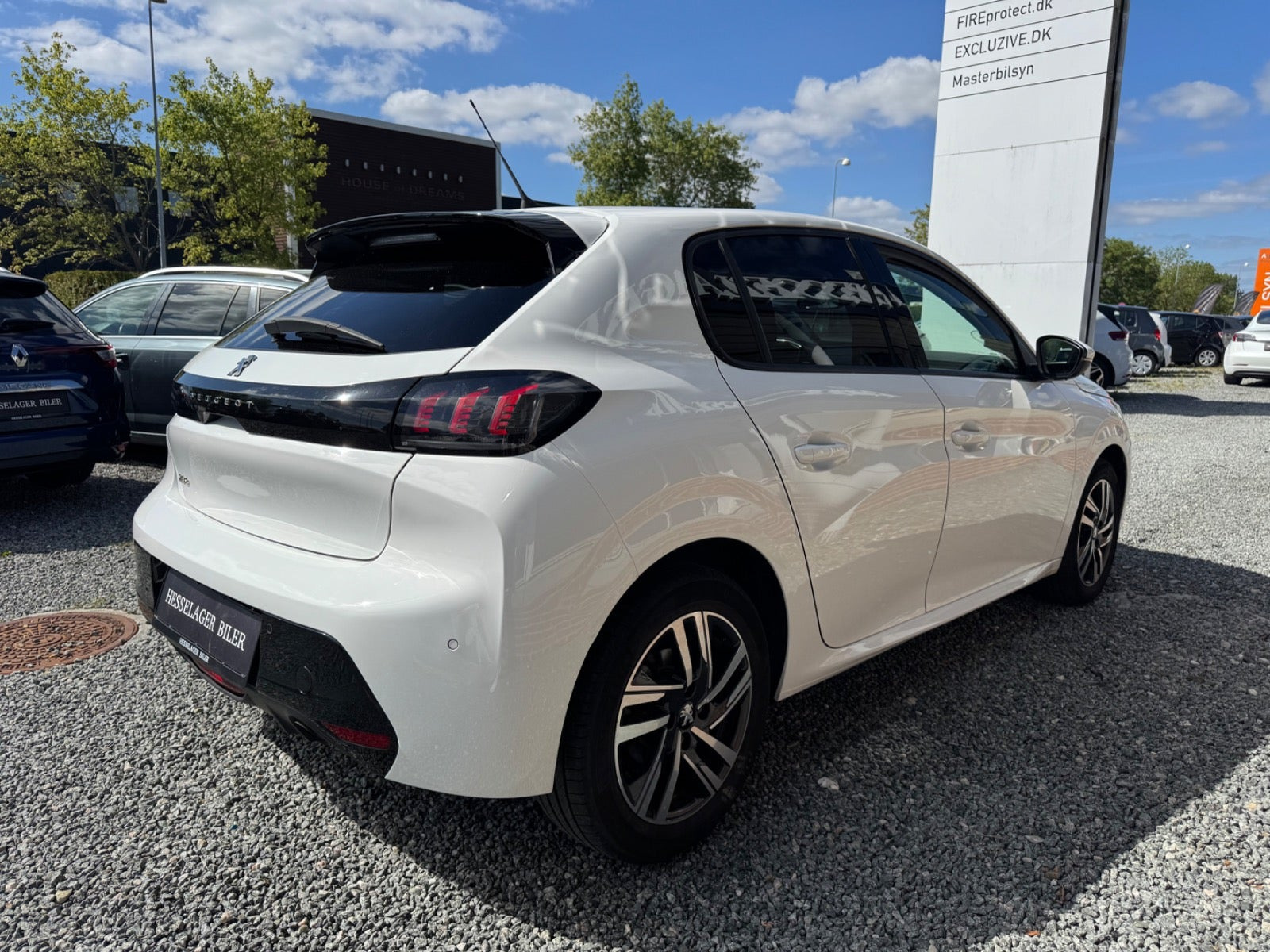 Hvid Peugeot 208 fra 2020