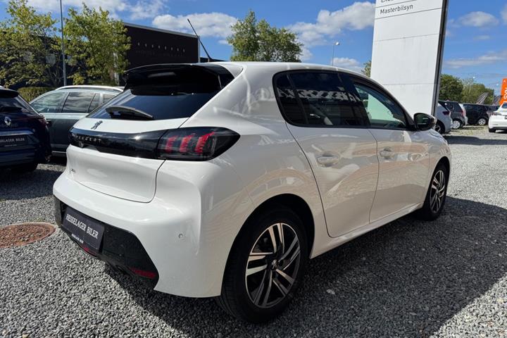 Hvid Peugeot 208 fra 2020