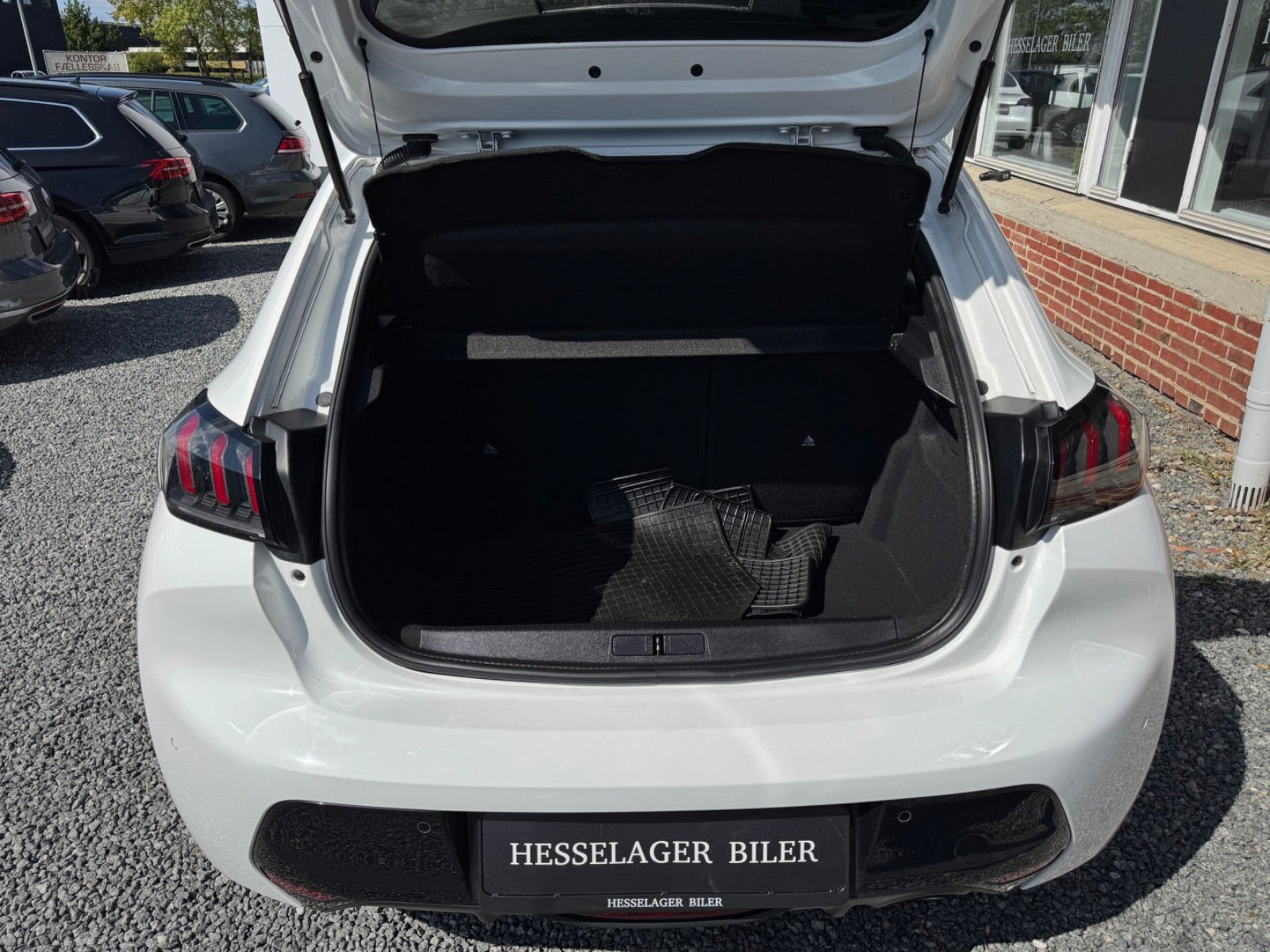 Hvid Peugeot 208 fra 2020