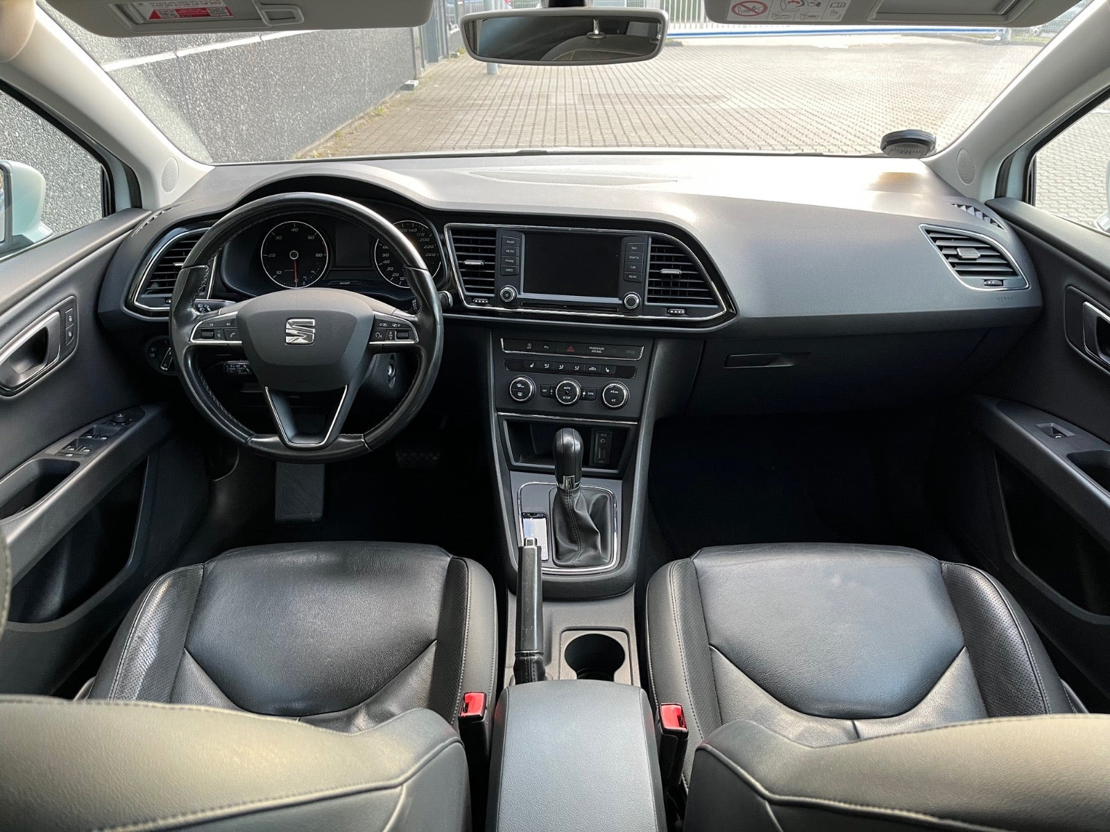 Hvid Seat Leon fra 2016