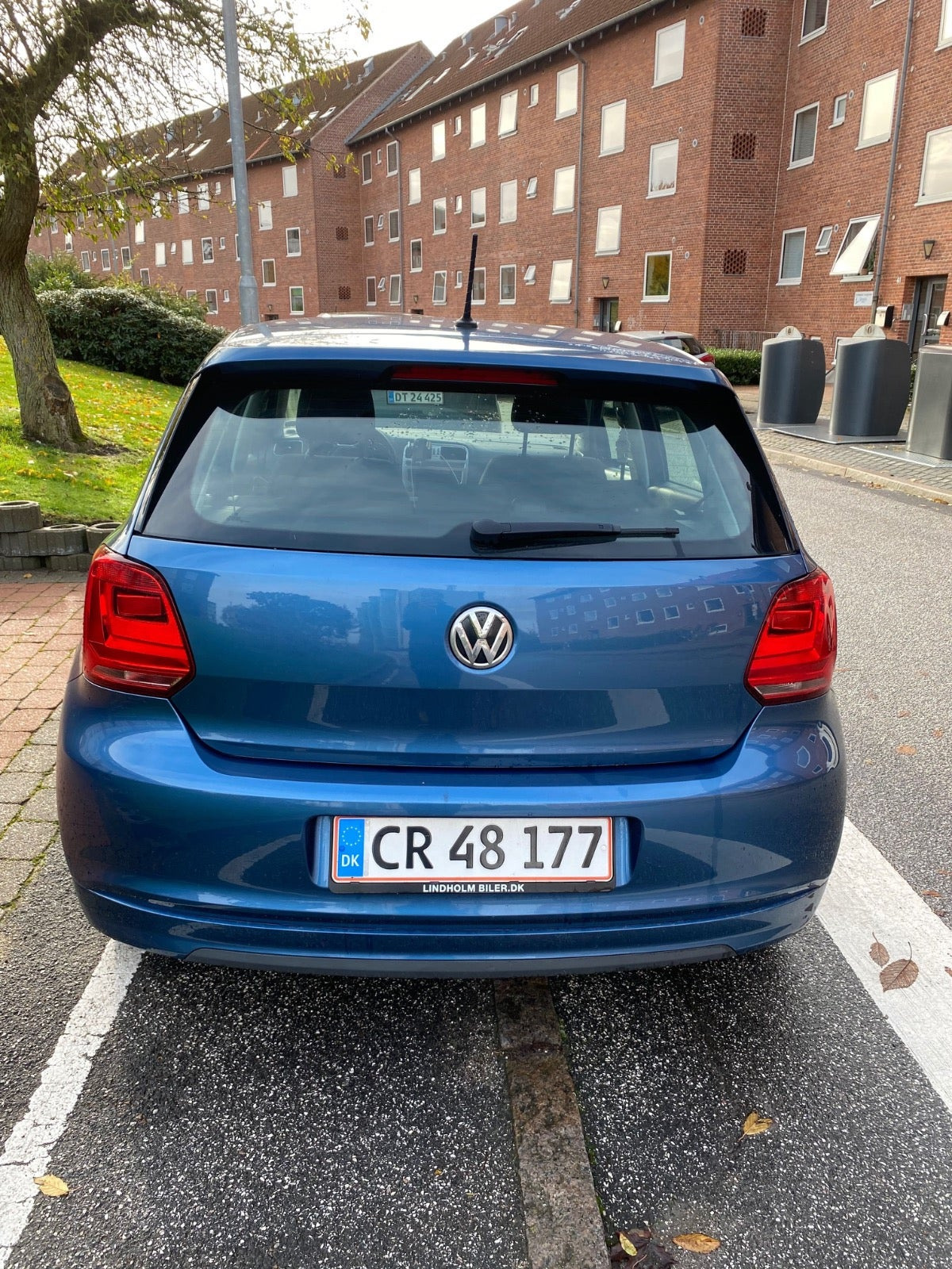Blå VW Polo fra 2017