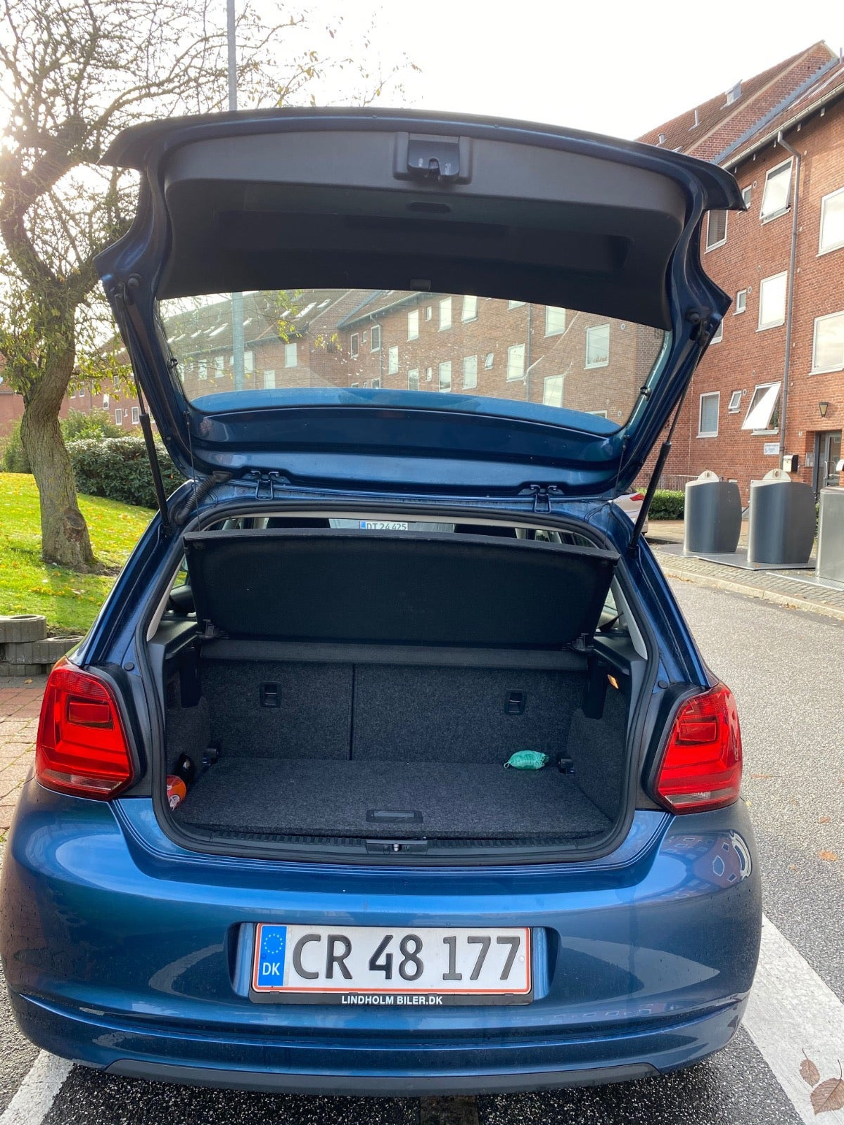 Blå VW Polo fra 2017