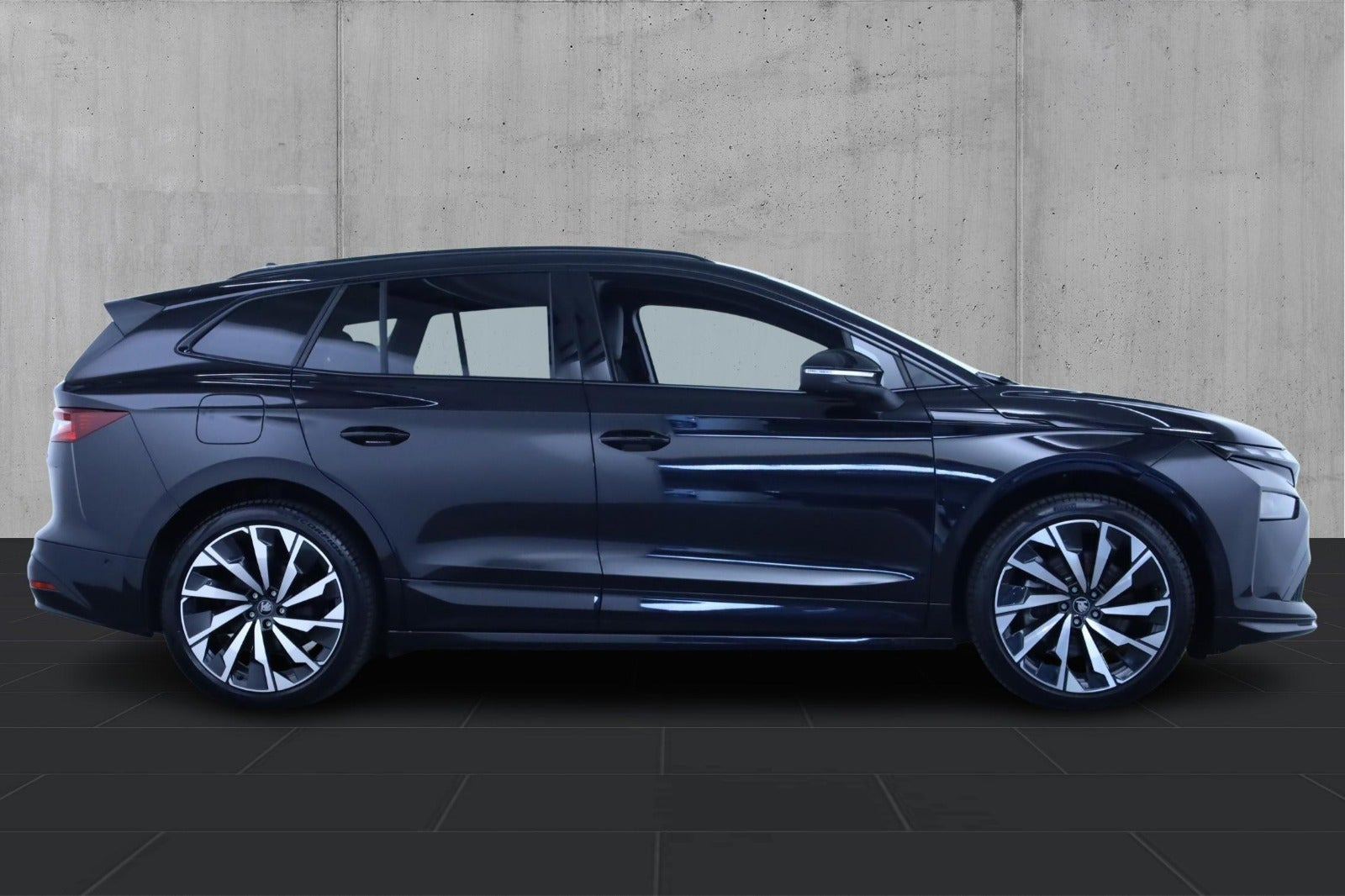 Sort Skoda Enyaq fra 2026