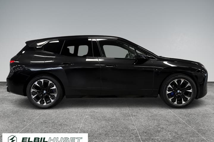 Sort BMW iX fra 2026