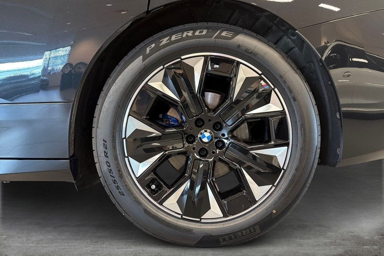 Sort BMW iX fra 2026