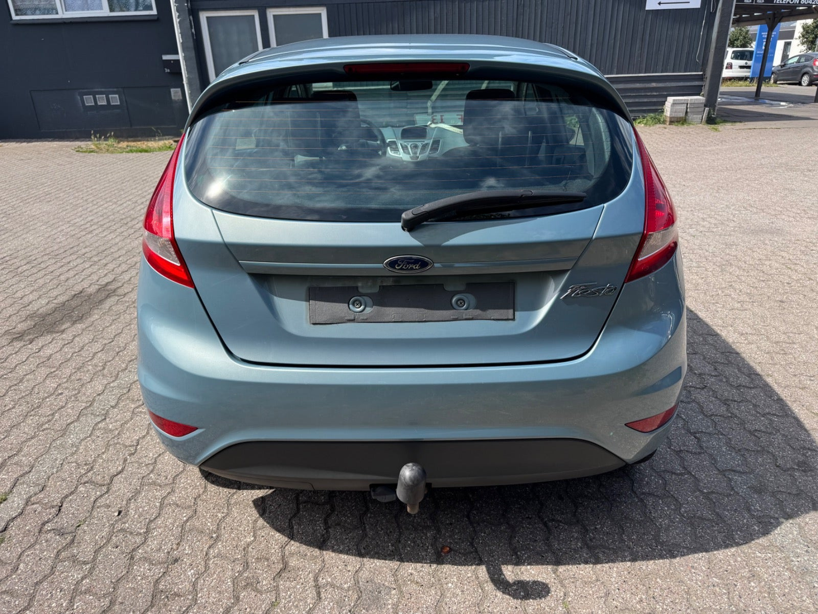 Grøn Ford Fiesta fra 2009